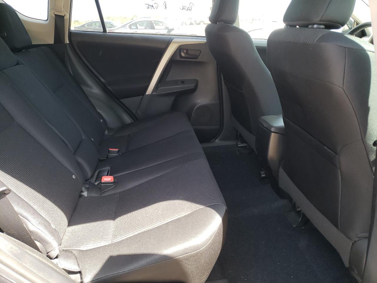 Photo 6 from auction – 2014 TOYOTA RAV4 LE with VIN 2T3ZFREV9EW076480