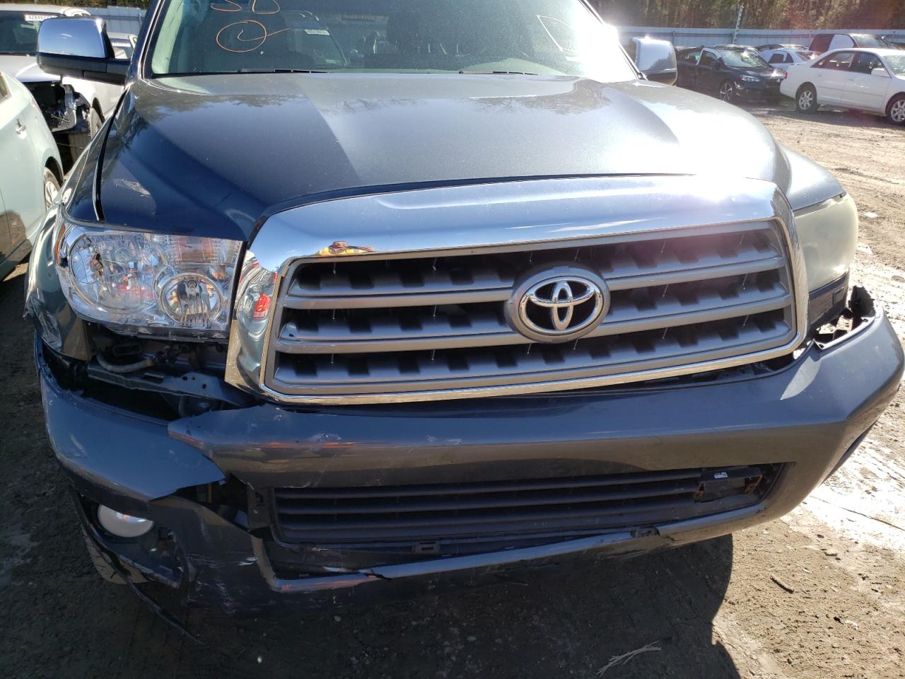 Photo 9 from auction – 2010 TOYOTA SEQUOIA PL with VIN 5TDDY5G19AS027492