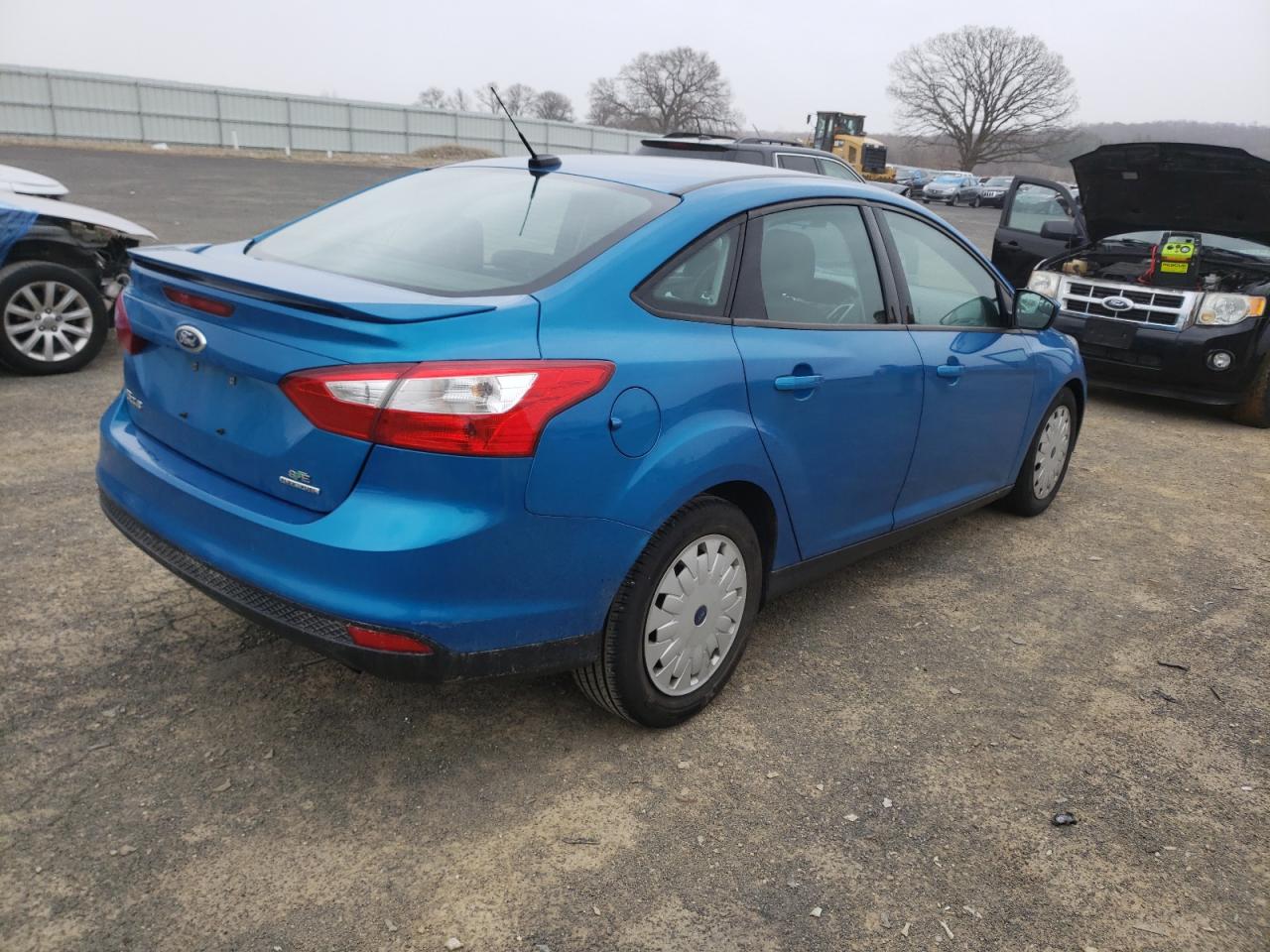 Photo 4 from auction – 2012 FORD FOCUS SE with VIN 1FAHP3F29CL475762