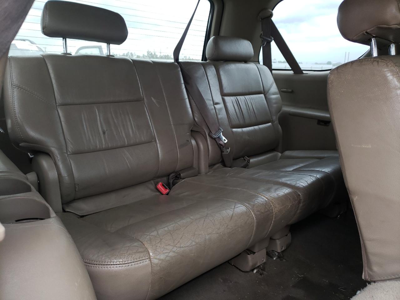 Photo 9 from auction – 2002 TOYOTA SEQUOIA with VIN 5TDZT34AX2S081561
