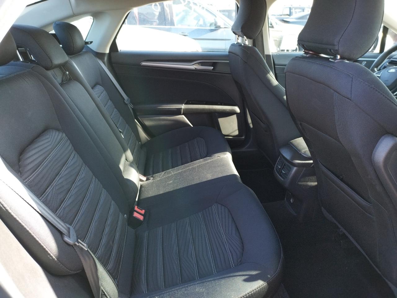 Photo 6 from auction – 2016 FORD FUSION SE with VIN 3FA6P0H72GR318452