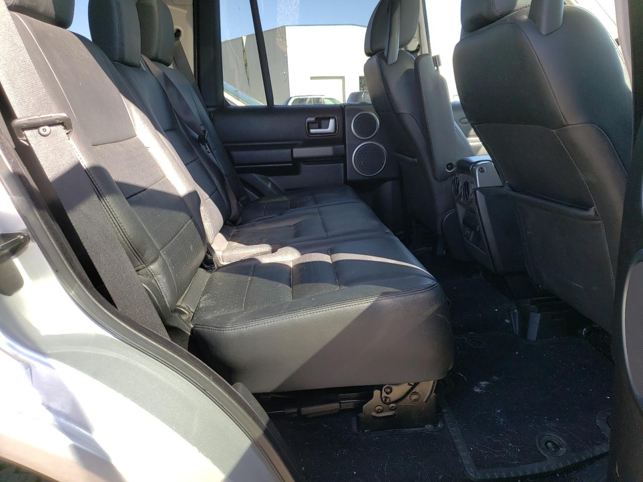Photo 6 from auction – 2005 LAND ROVER LR3 with VIN SALAA254X5A302740