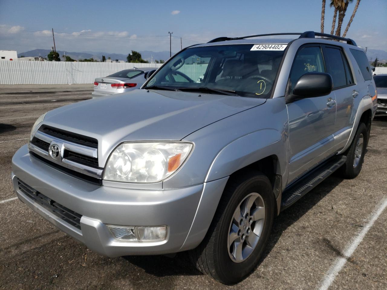 Photo 2 from auction – 2005 TOYOTA 4RUNNER SR with VIN JTEZU14R550049773