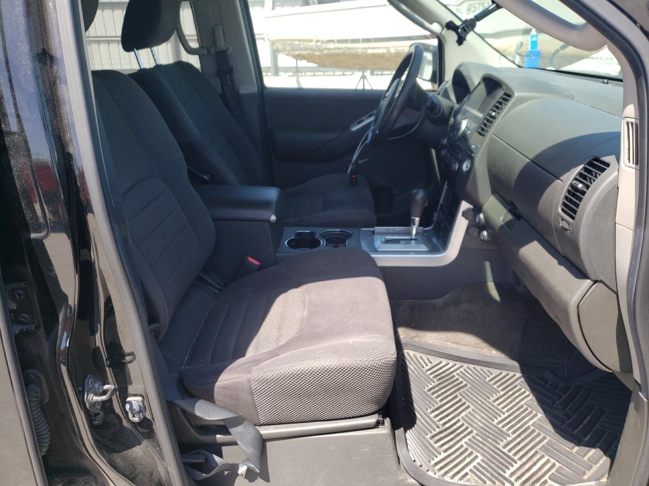 Photo 5 from auction – 2012 NISSAN PATHFINDER with VIN 5N1AR1NB0CC604186