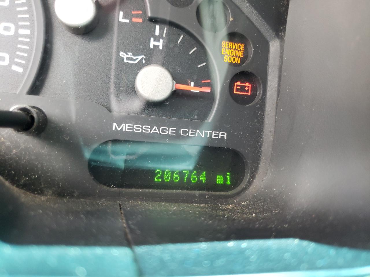 Photo 8 from auction – 2005 FORD EXPLORER X with VIN 1FMZU73W95UA76221