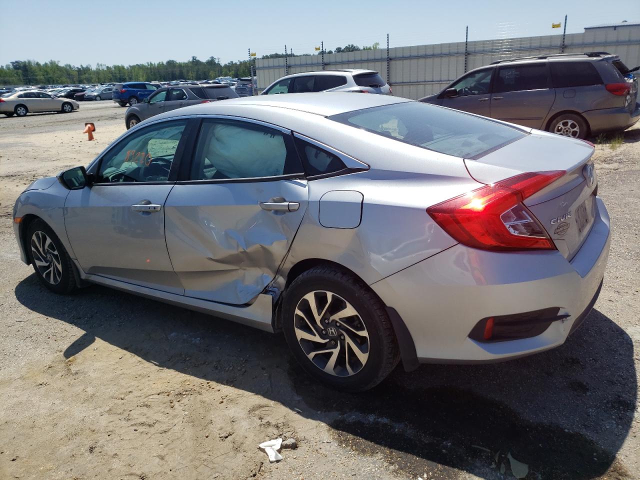 Photo 9 from auction – 2016 HONDA CIVIC EX with VIN 19XFC2F81GE088665