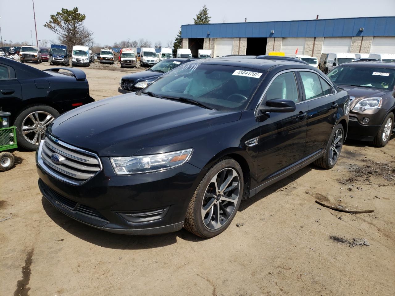 Photo 2 from auction – 2016 FORD TAURUS SEL with VIN 1FAHP2E8XGG140928