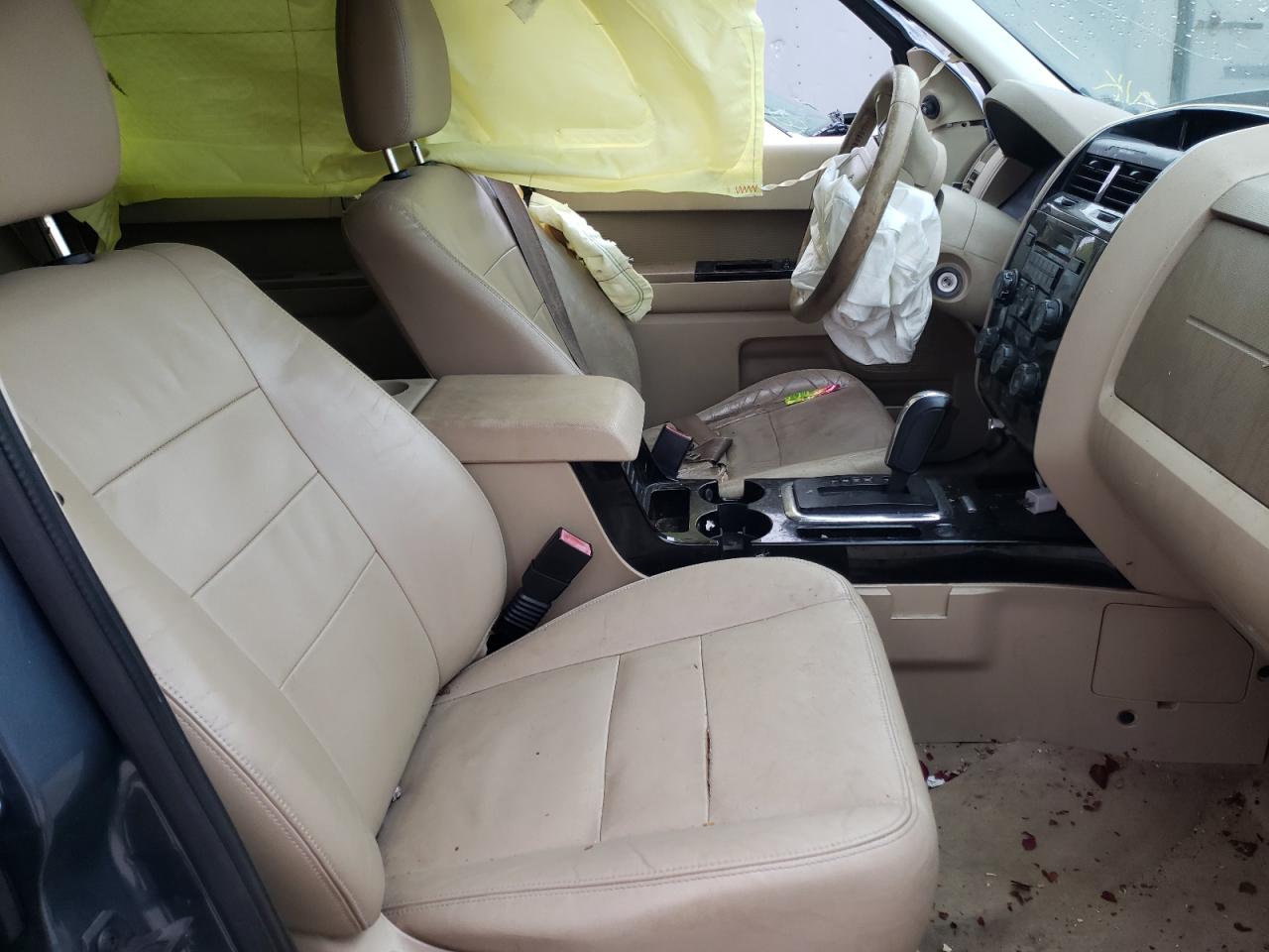 Photo 5 from auction – 2010 FORD ESCAPE LIM with VIN 1FMCU0E72AKA29542