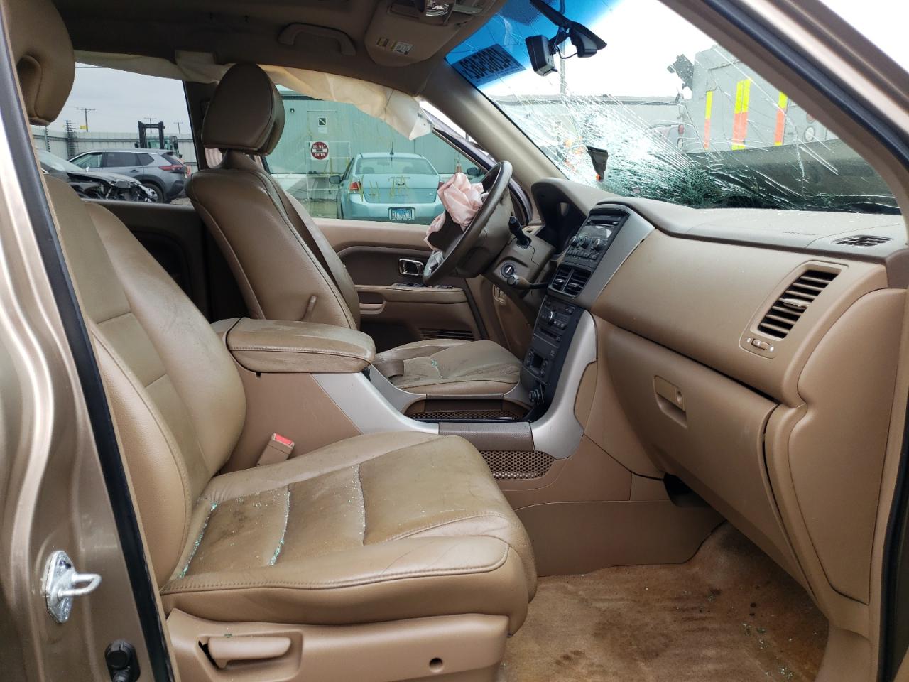 Foto 5 de la subasta – 2006 HONDA PILOT EX con VIN 5FNYF18676B008364