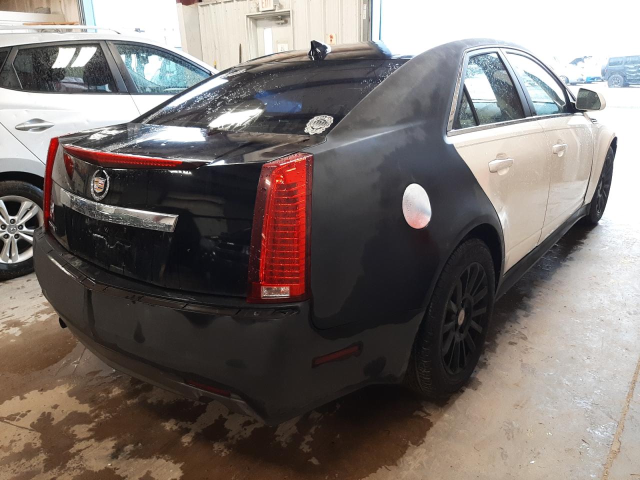 Photo 4 from auction – 2011 CADILLAC CTS LUXURY with VIN 1G6DF5EY7B0169126