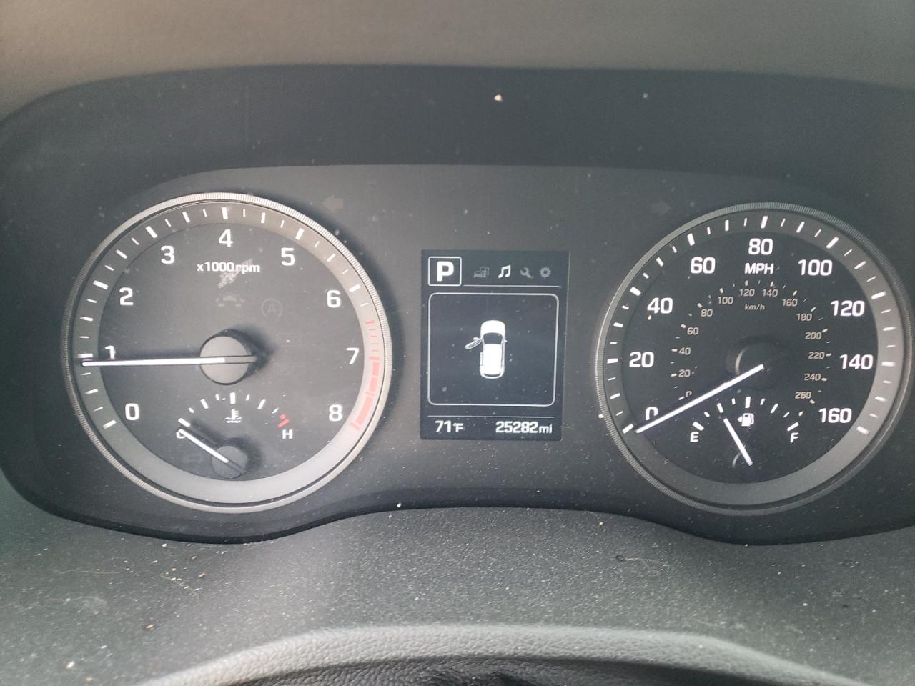 Photo 8 from auction – 2018 HYUNDAI TUCSON SE with VIN KM8J2CA41JU649930