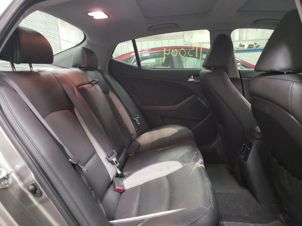 Photo 6 from auction – 2012 KIA OPTIMA with VIN 5XXGR4A63CG016355