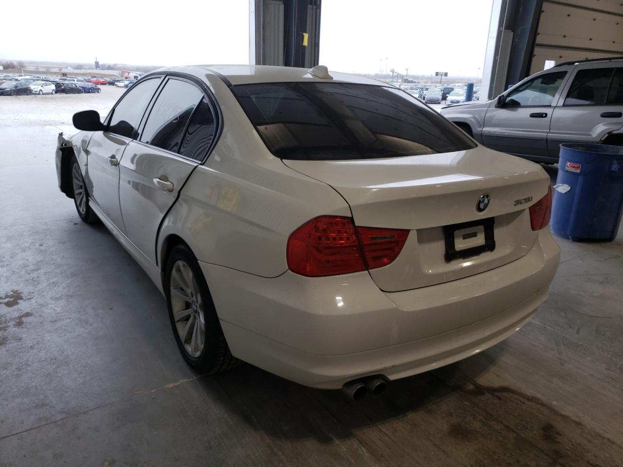 Photo 3 from auction – 2011 BMW 328 I with VIN WBAPH7G52BNN03016
