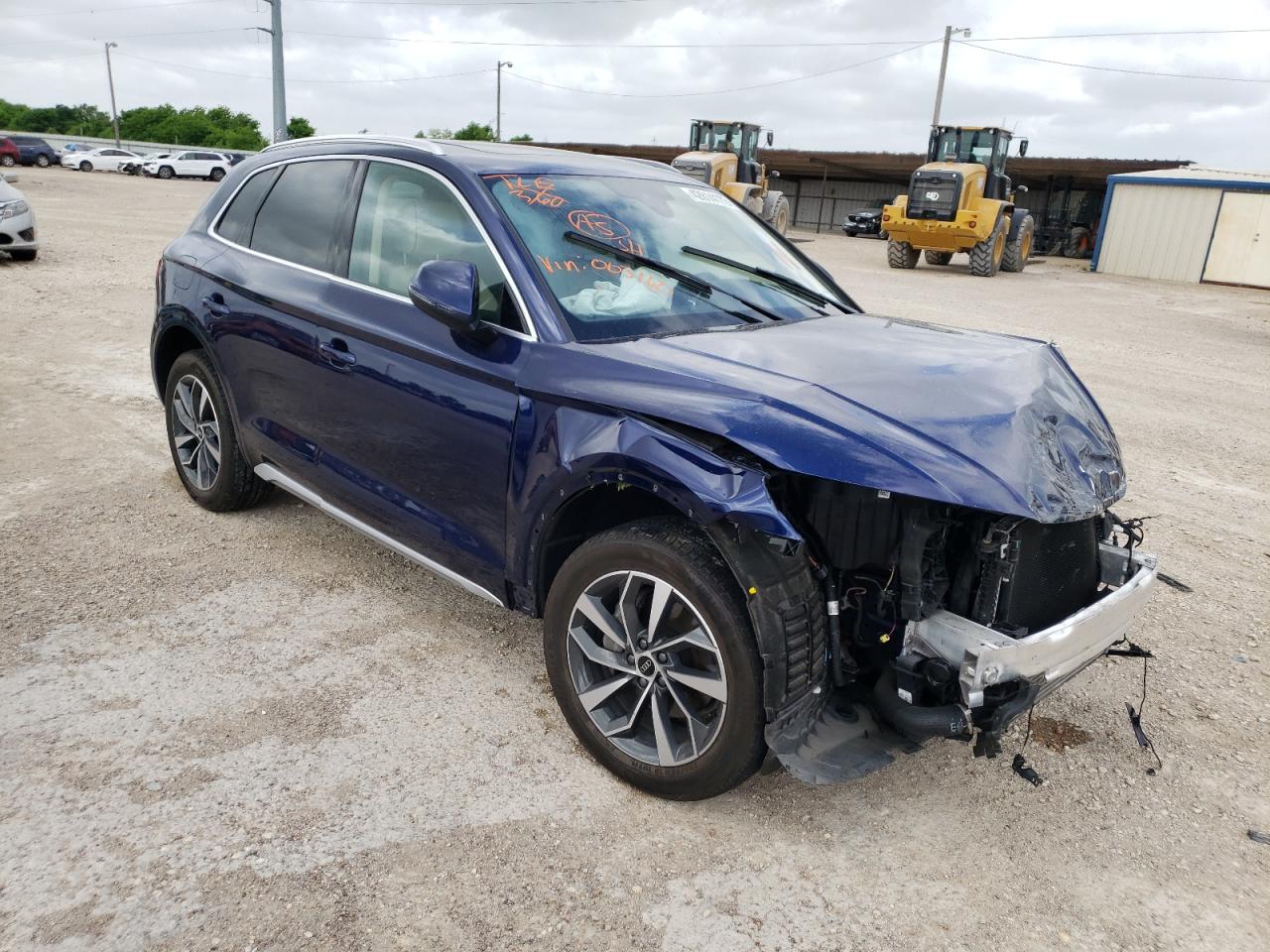 AUDI Q5 PREMIUM 2021 with VIN WA1BAAFY6M2003160 - Photo from auction