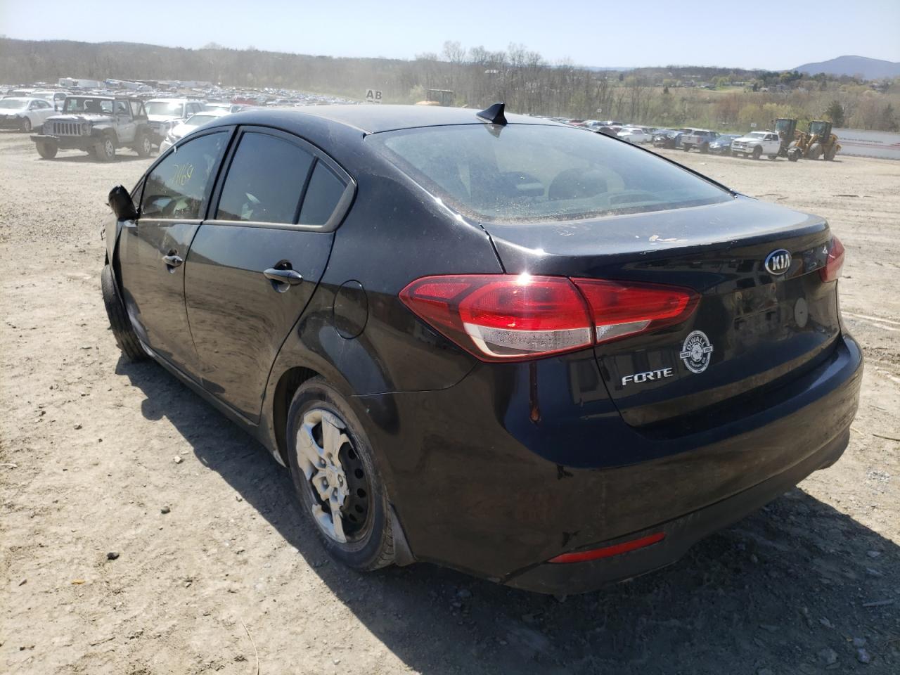 Photo 3 from auction – 2018 KIA FORTE LX with VIN 3KPFK4A77JE247435