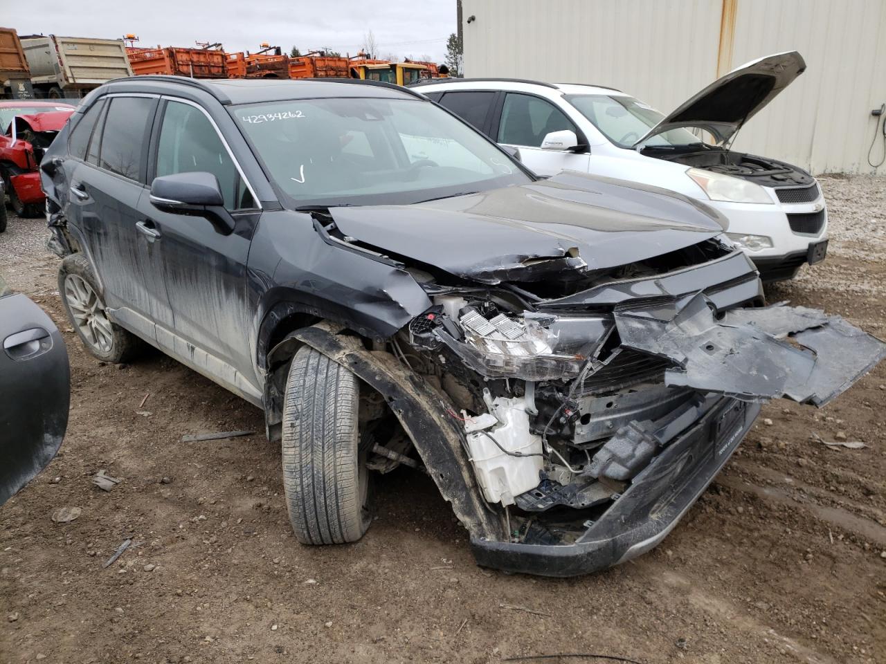 TOYOTA RAV4 LIMIT 2019 with VIN 2T3N1RFV3KC015697 - Photo from auction