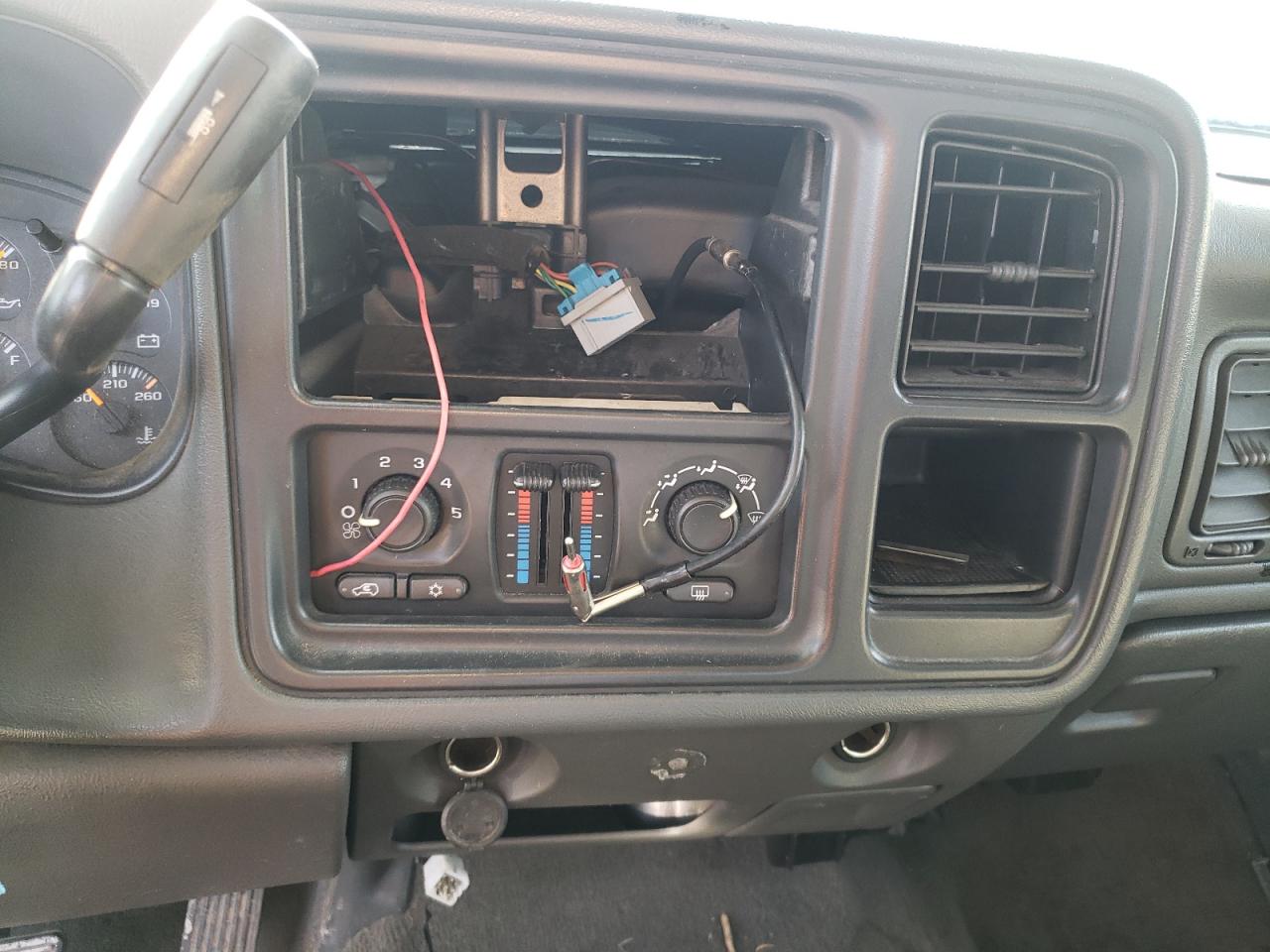 Photo 9 from auction – 2005 CHEVROLET SILVERADO with VIN 2GCEK19V751133628