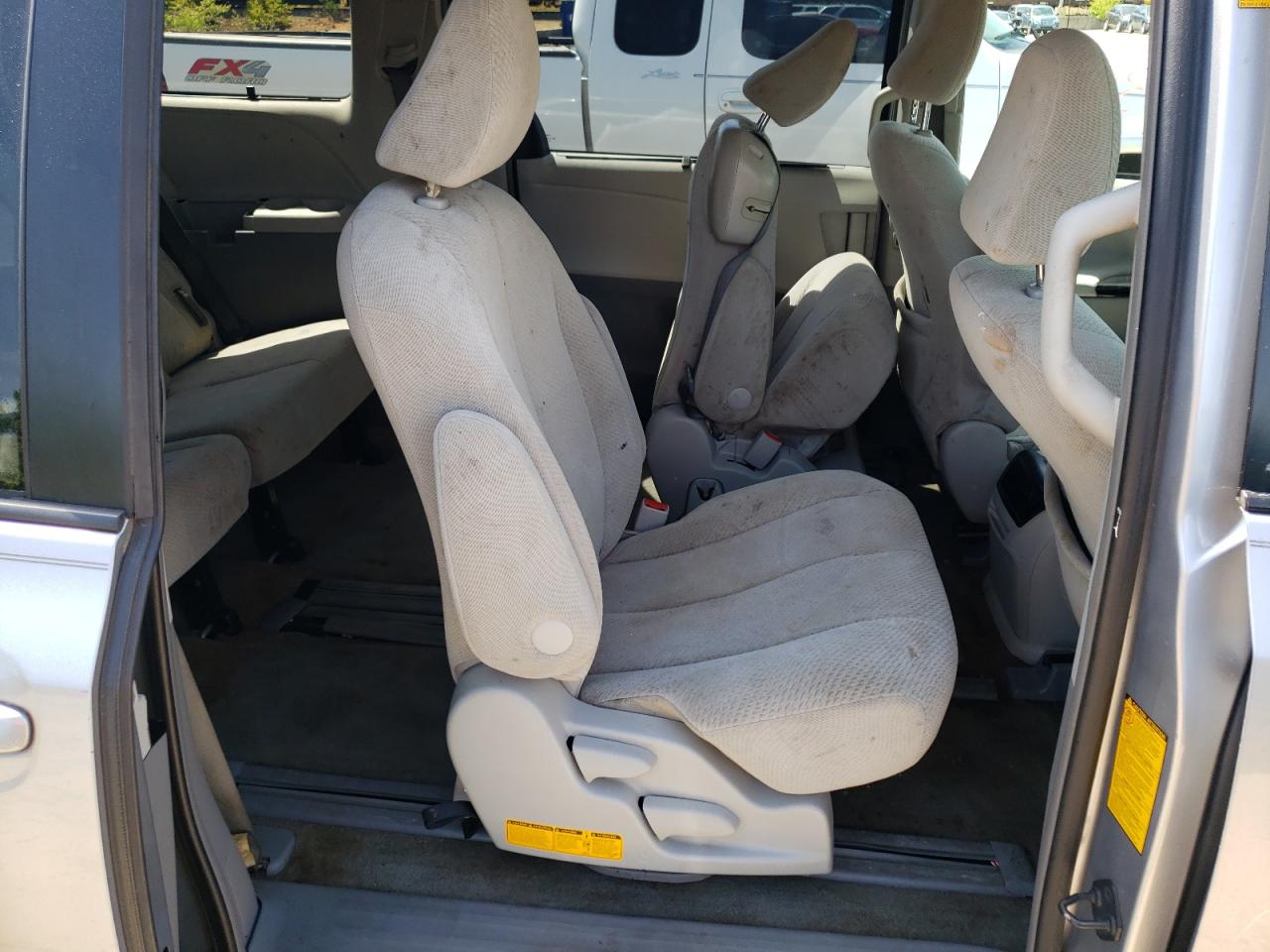 Photo 6 from auction – 2012 TOYOTA SIENNA LE with VIN 5TDKK3DC1CS178445
