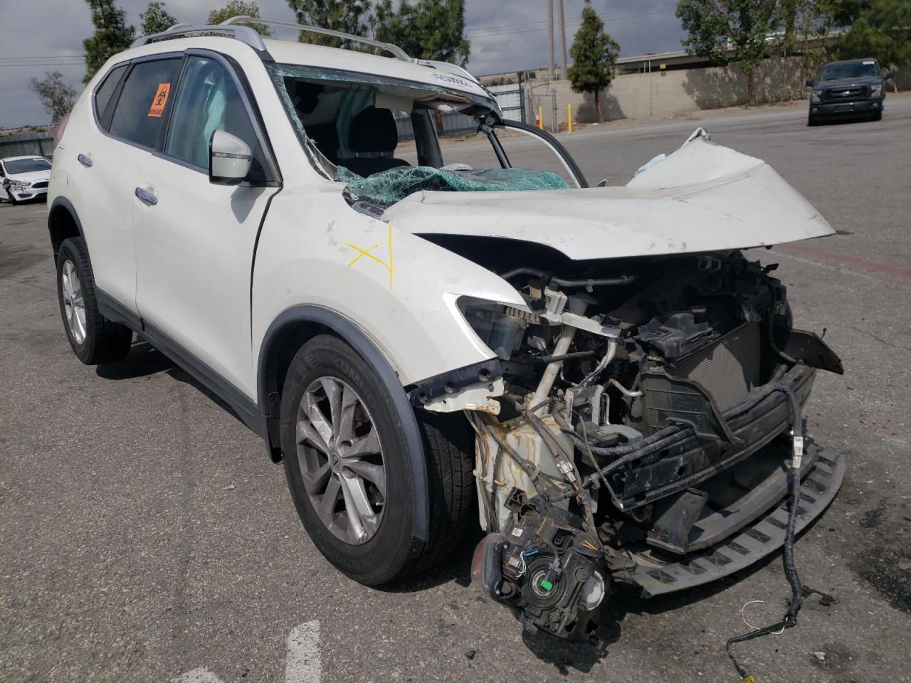 NISSAN ROGUE S 2016 with VIN KNMAT2MT0GP618206 - Photo from auction