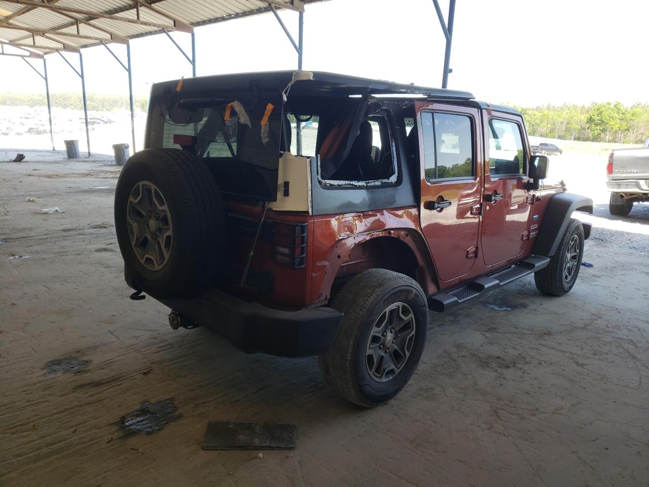 Photo 4 from auction – 2014 JEEP WRANGLER U with VIN 1C4BJWDG7EL269182