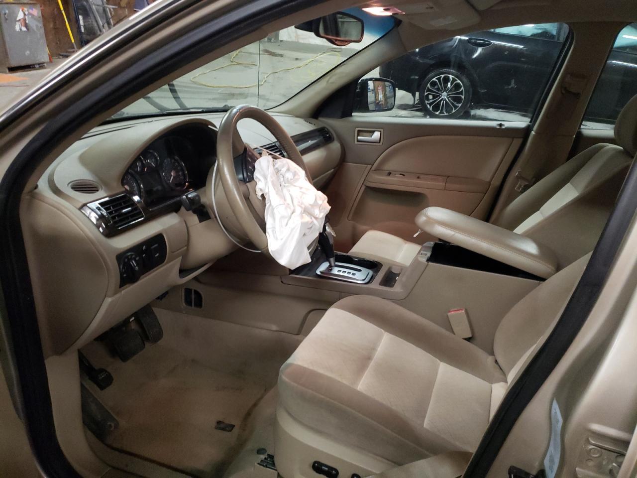 Photo 5 from auction – 2005 MERCURY MONTEGO LU with VIN 1MEFM40115G602014