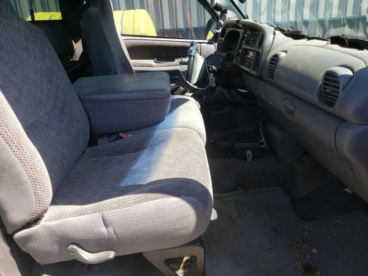 Photo 5 from auction – 2001 DODGE RAM 2500 with VIN 3B7KF26691M561276