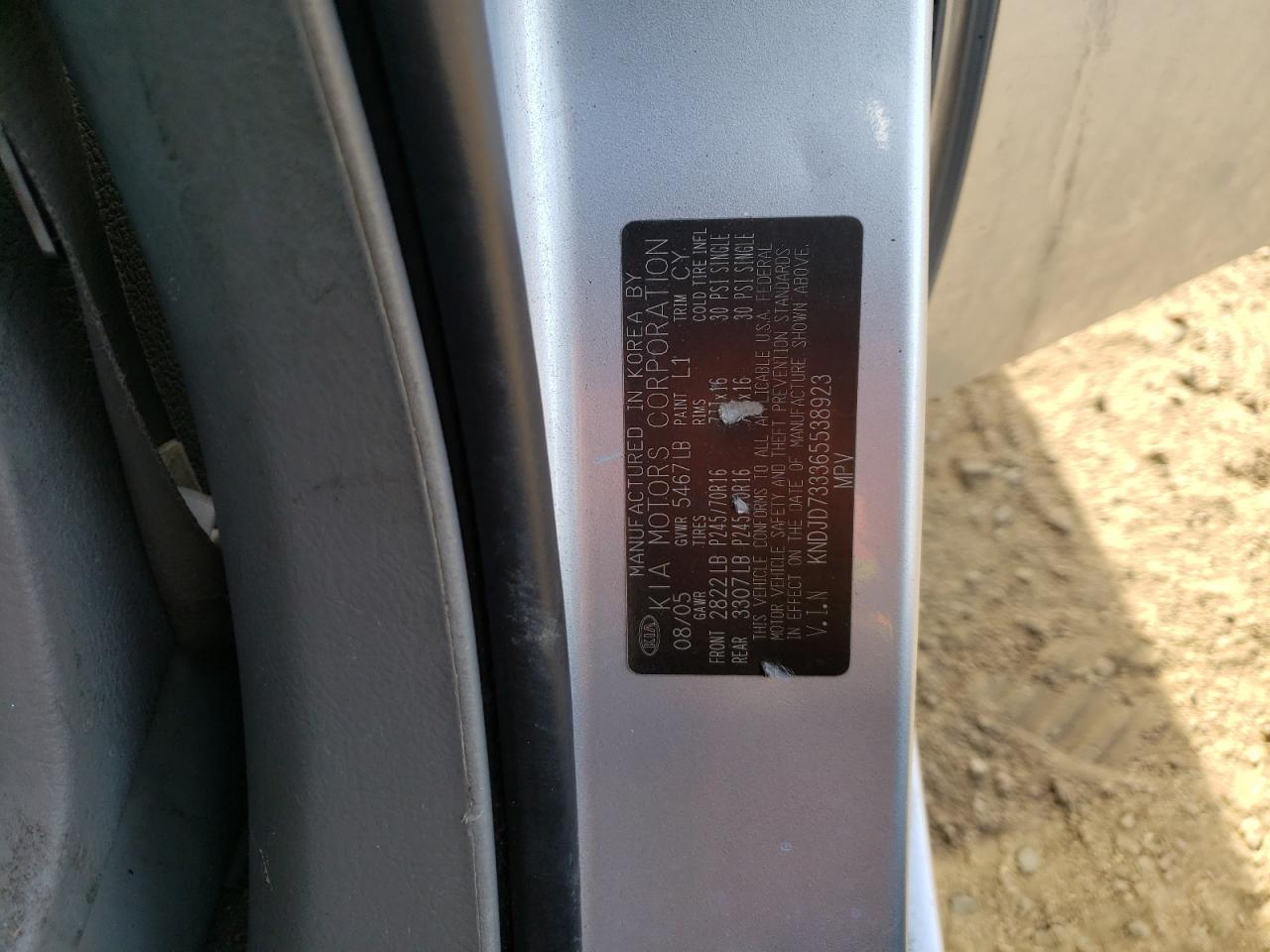 Photo 10 from auction – 2006 KIA SORENTO EX with VIN KNDJD733365538923