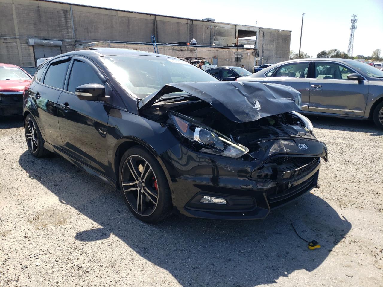 Zdjęcie 1 z aukcji – 2017 FORD FOCUS ST z VIN 1FADP3L94HL208763