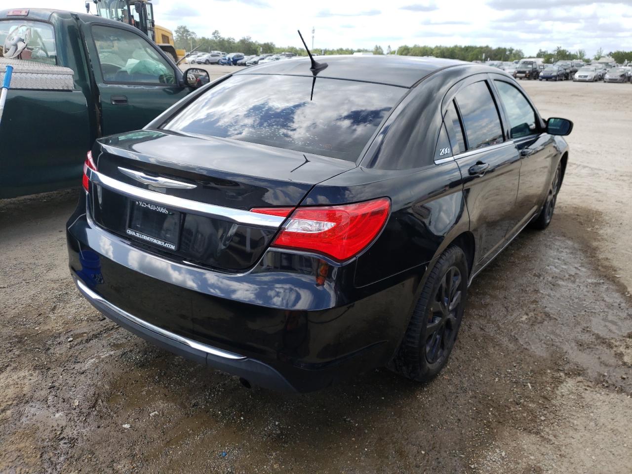 Photo 4 from auction – 2014 CHRYSLER 200 LX with VIN 1C3CCBABXEN212094