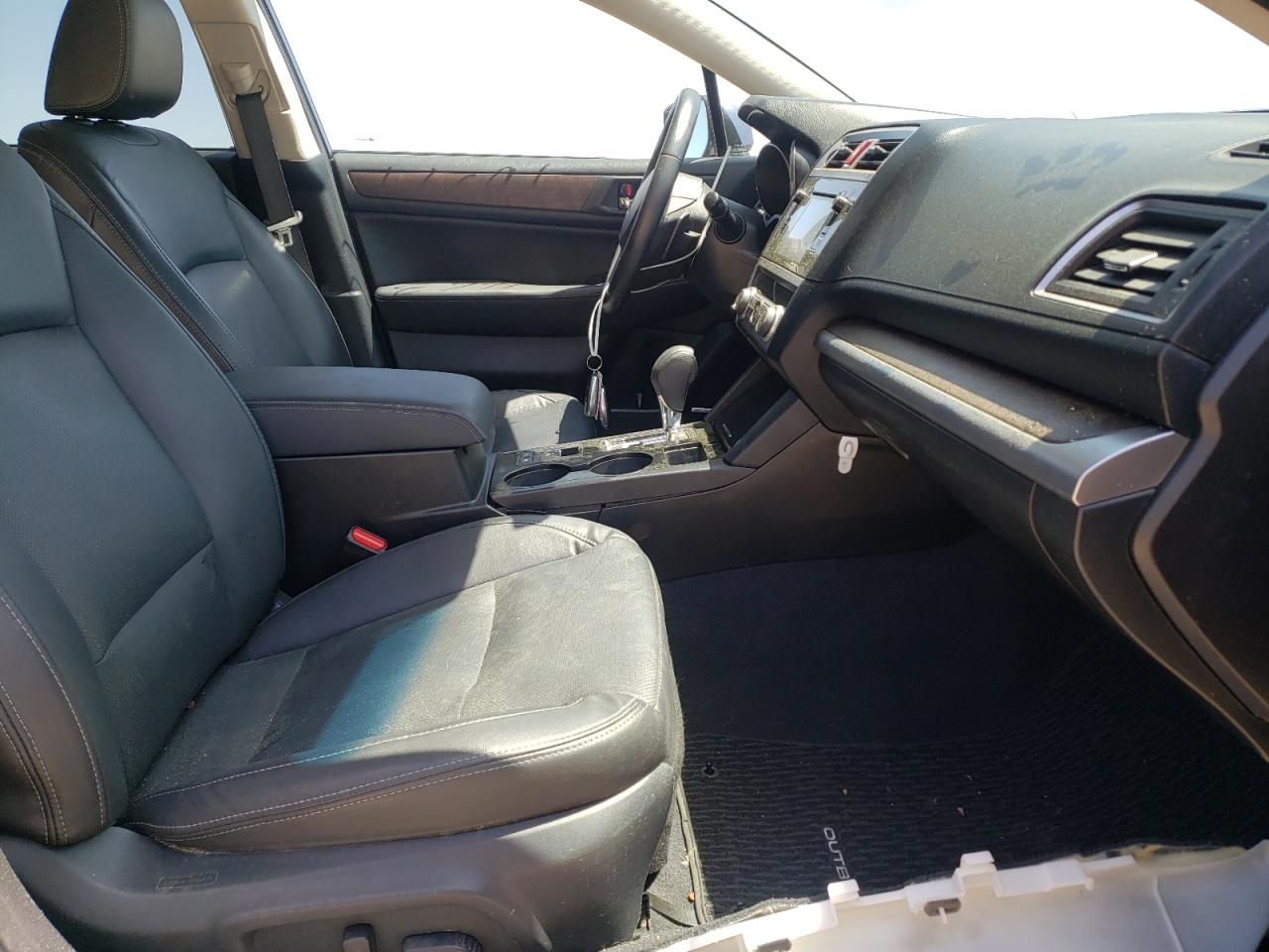 Photo 5 from auction – 2017 SUBARU OUTBACK 2. with VIN 4S4BSANCXH3222840