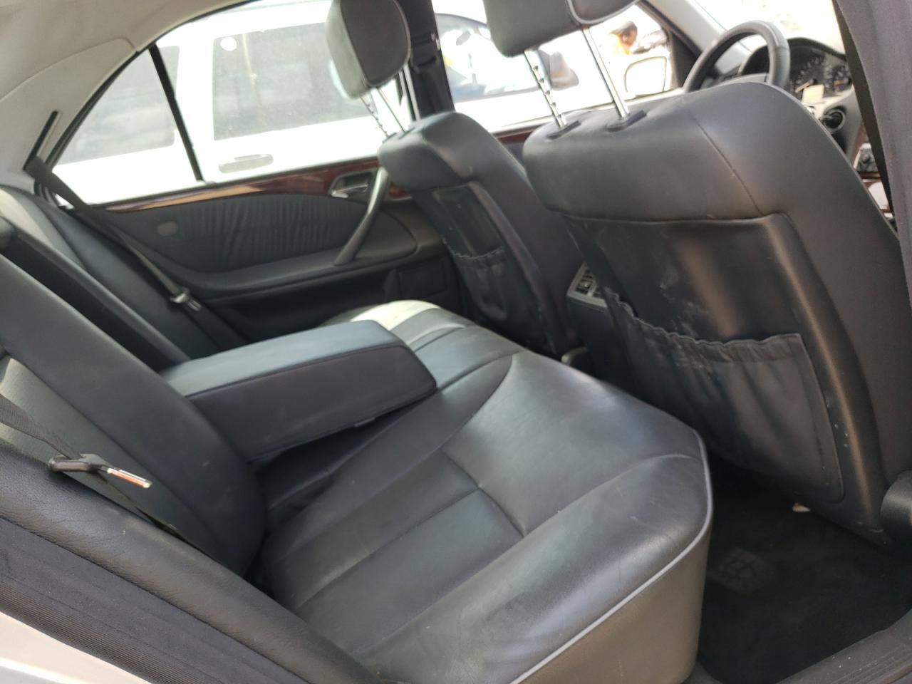 Photo 6 from auction – 2000 MERCEDES-BENZ E 320 with VIN WDBJF65J5YB053573