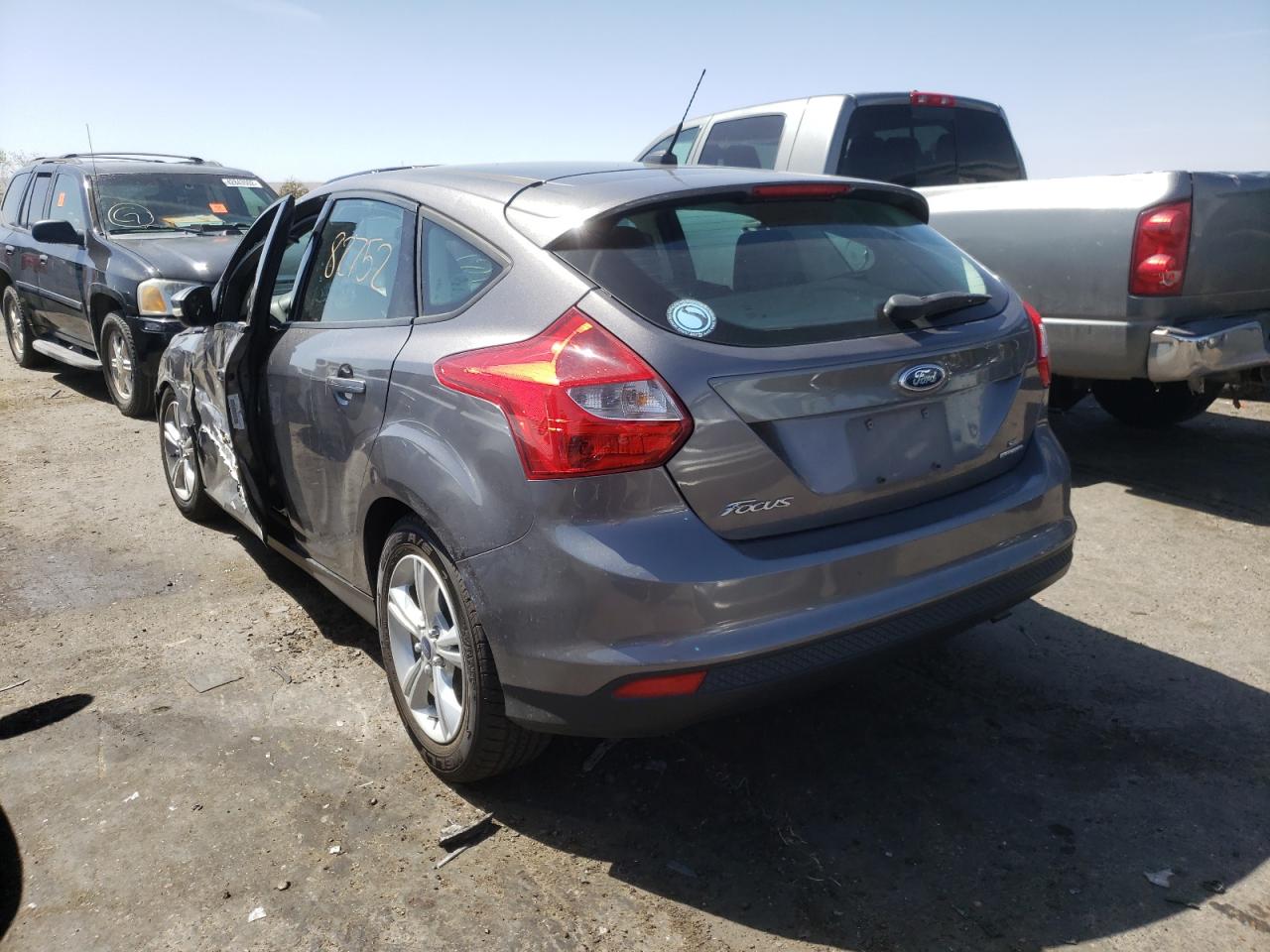 Photo 3 from auction – 2014 FORD FOCUS SE with VIN 1FADP3K27EL349519