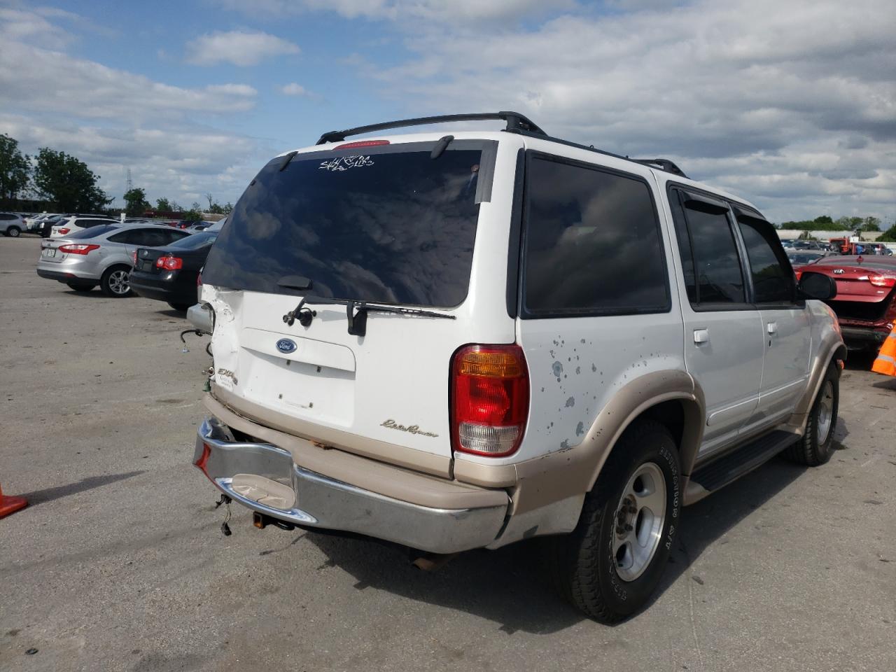 Photo 4 from auction – 2000 FORD EXPLORER E with VIN 1FMDU64P6YZB37138