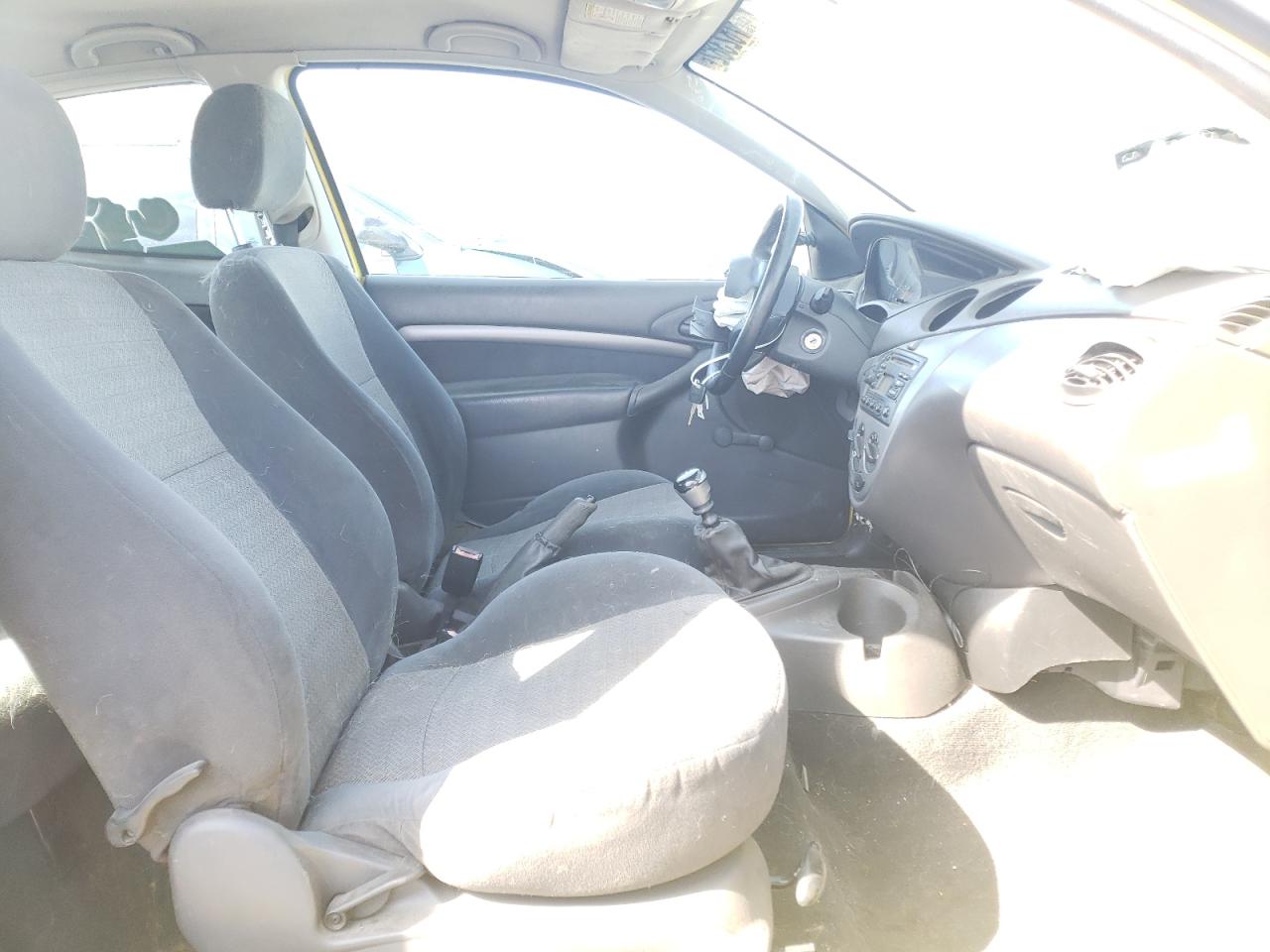 Photo 5 from auction – 2001 FORD FOCUS ZX3 with VIN 3FAFP31361R245182