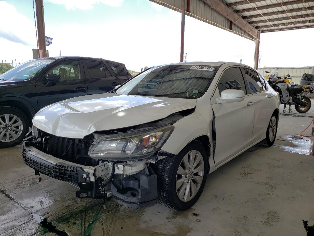 Photo 2 from auction – 2015 HONDA ACCORD EXL with VIN 1HGCR2F87FA246558