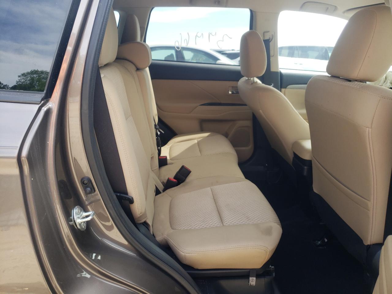 Photo 6 from auction – 2018 MITSUBISHI OUTLANDER with VIN JA4AD3A36JZ068717