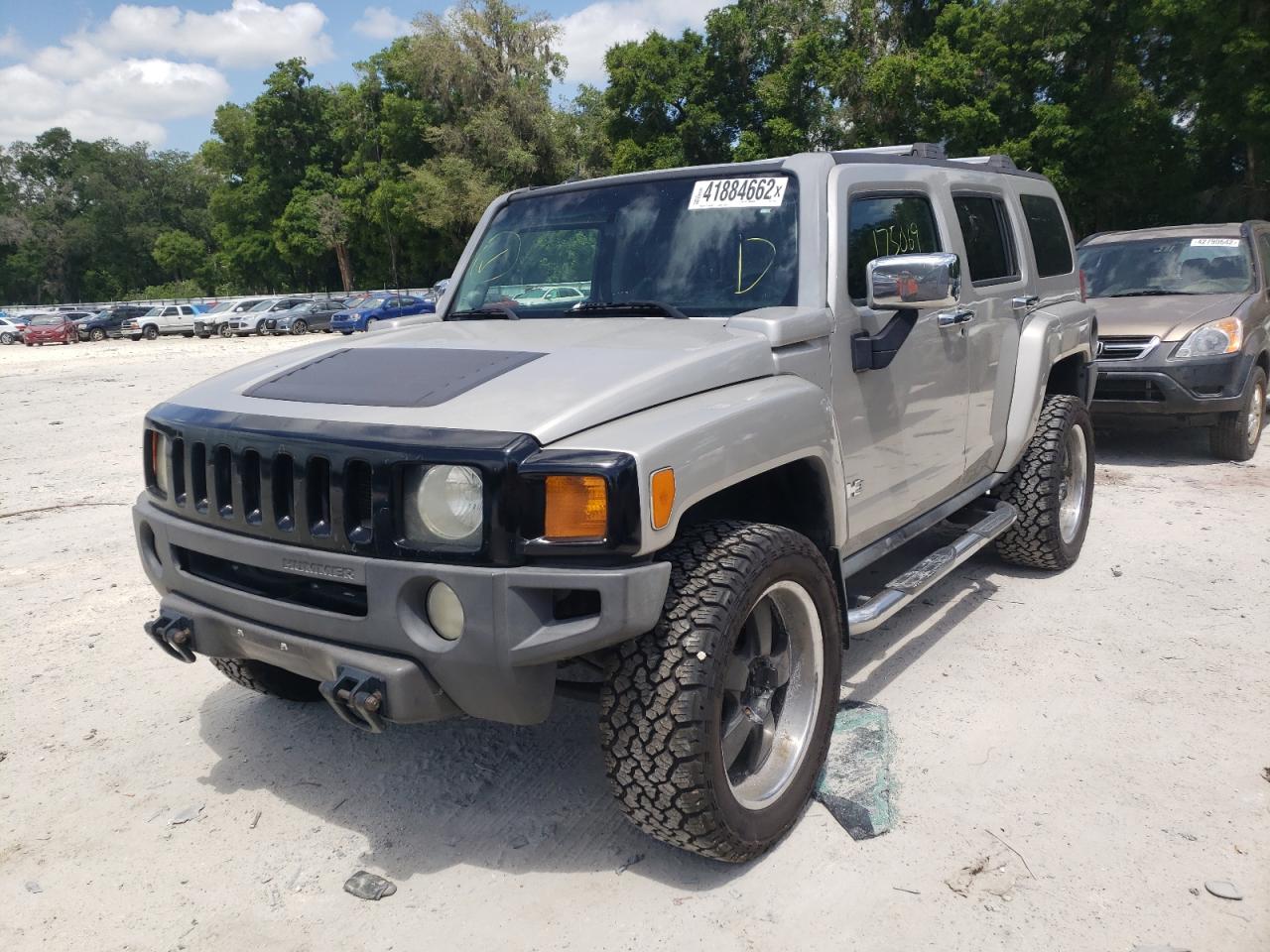 Photo 2 from auction – 2007 HUMMER H3 with VIN 5GTDN13E478177557