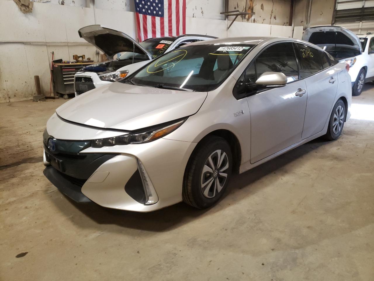Photo 2 from auction – 2017 TOYOTA PRIUS PRIM with VIN JTDKARFP0H3009032