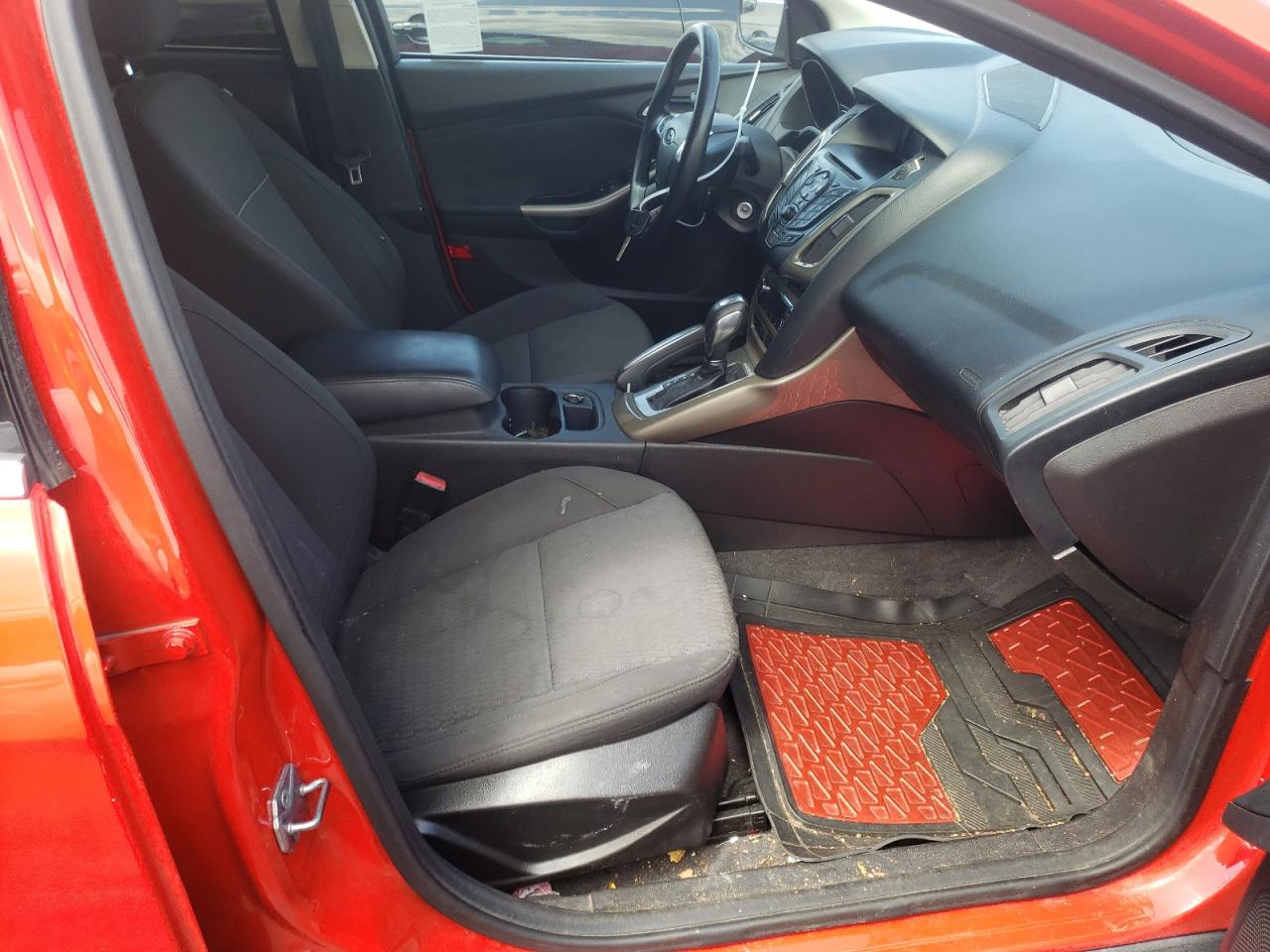 Photo 5 from auction – 2012 FORD FOCUS SEL with VIN 1FAHP3H29CL146704