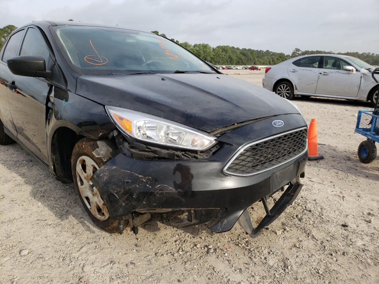 Photo 9 from auction – 2018 FORD FOCUS S with VIN 1FADP3E2XJL277429