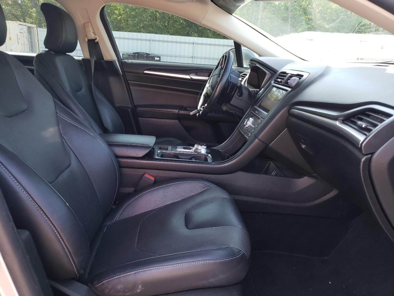 Photo 5 from auction – 2019 FORD FUSION TIT with VIN 3FA6P0D91KR143269
