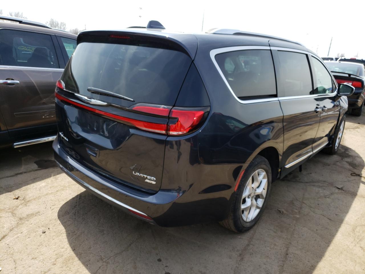 Photo 4 from auction – 2021 CHRYSLER PACIFICA L with VIN 2C4RC3GG7MR540945