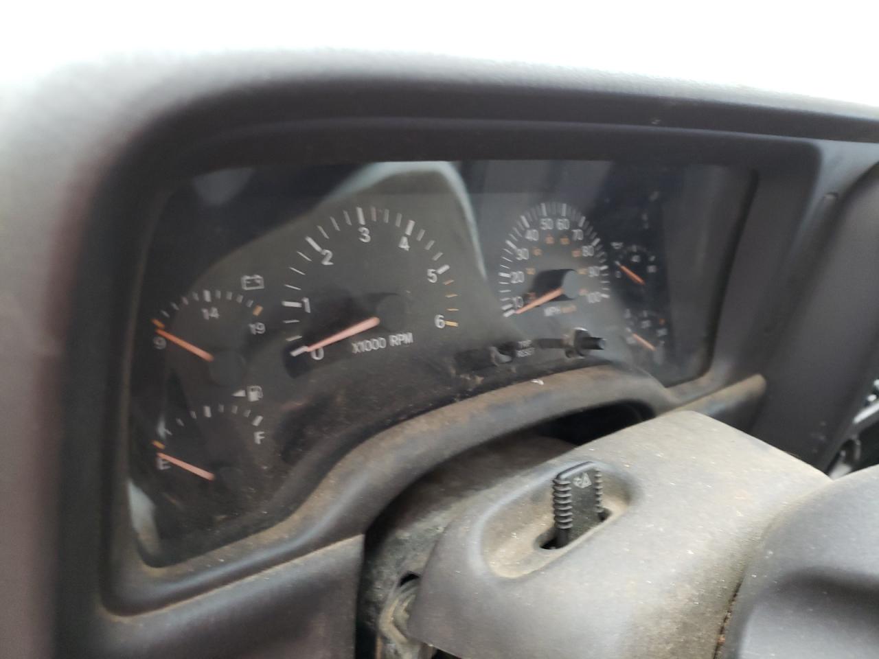 Photo 8 from auction – 2000 JEEP CHEROKEE S with VIN 1J4FF48S1YL159989