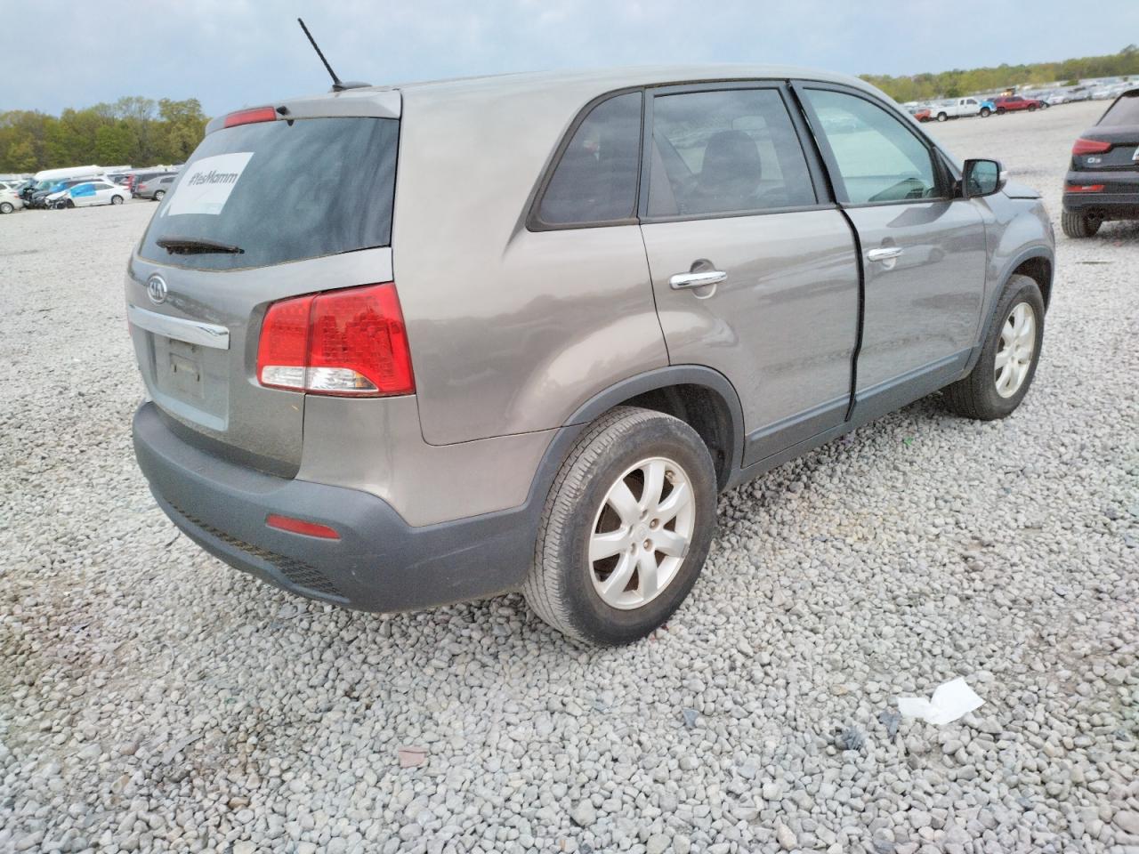 Photo 4 from auction – 2011 KIA SORENTO BA with VIN 5XYKT3A11BG088000