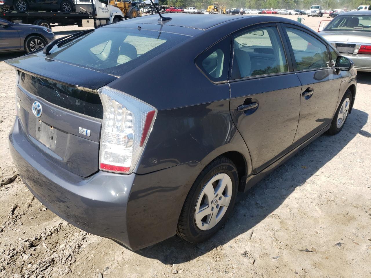 Photo 4 from auction – 2011 TOYOTA PRIUS with VIN JTDKN3DU2B1471167