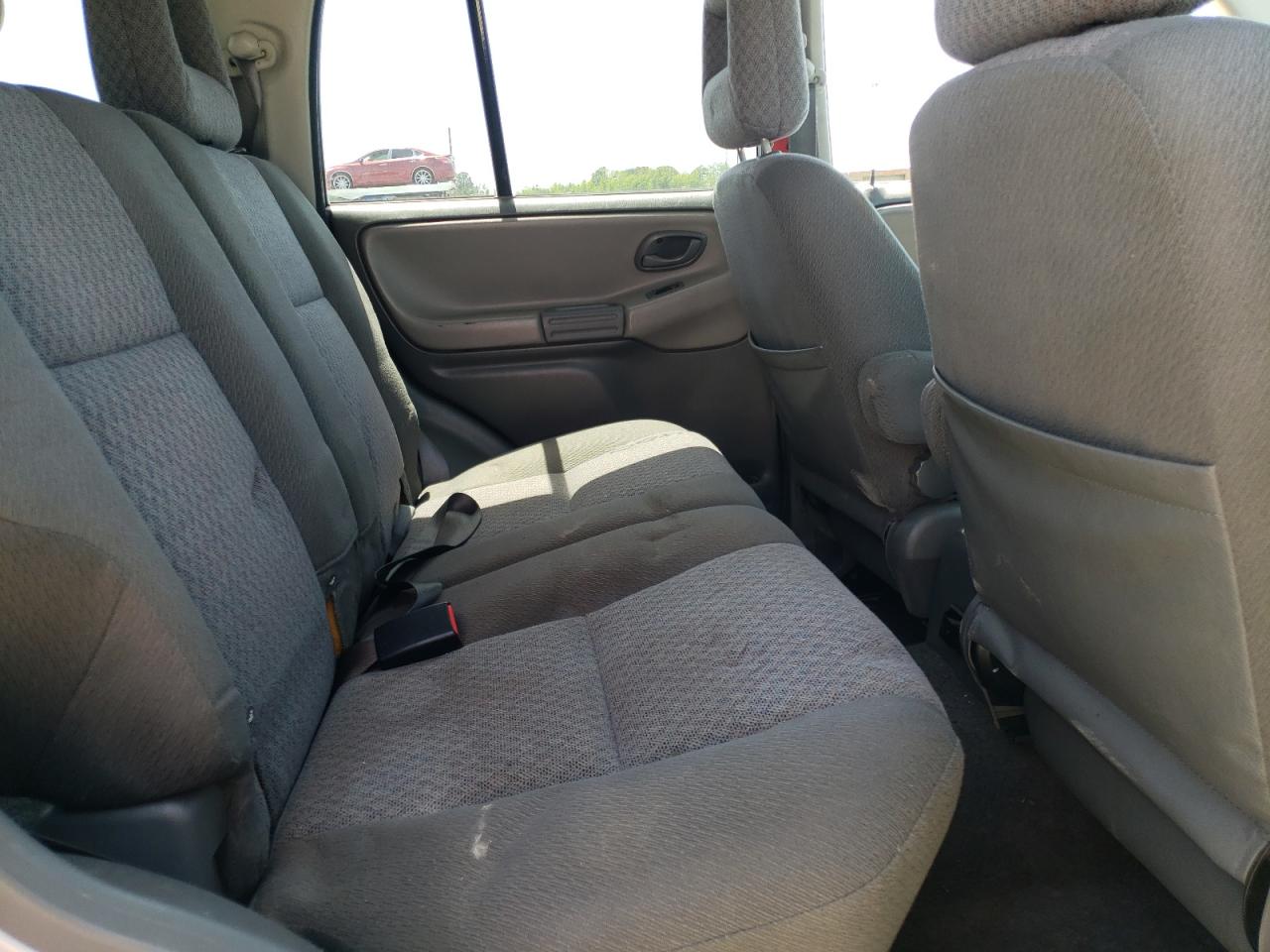 Photo 6 from auction – 2004 CHEVROLET TRACKER with VIN 2CNBJ134246906296