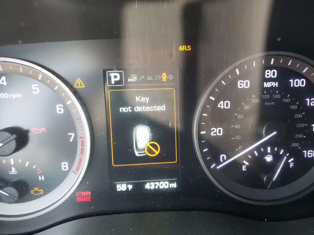 Photo 8 from auction – 2016 HYUNDAI TUCSON LIM with VIN KM8J33A24GU154674