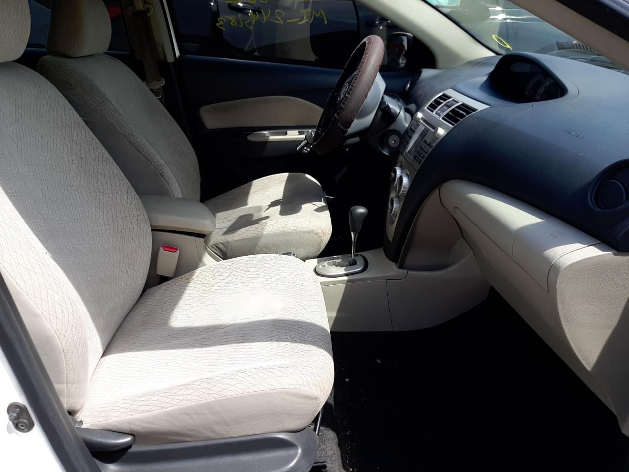 Photo 5 from auction – 2007 TOYOTA YARIS with VIN JTDBT903171077933