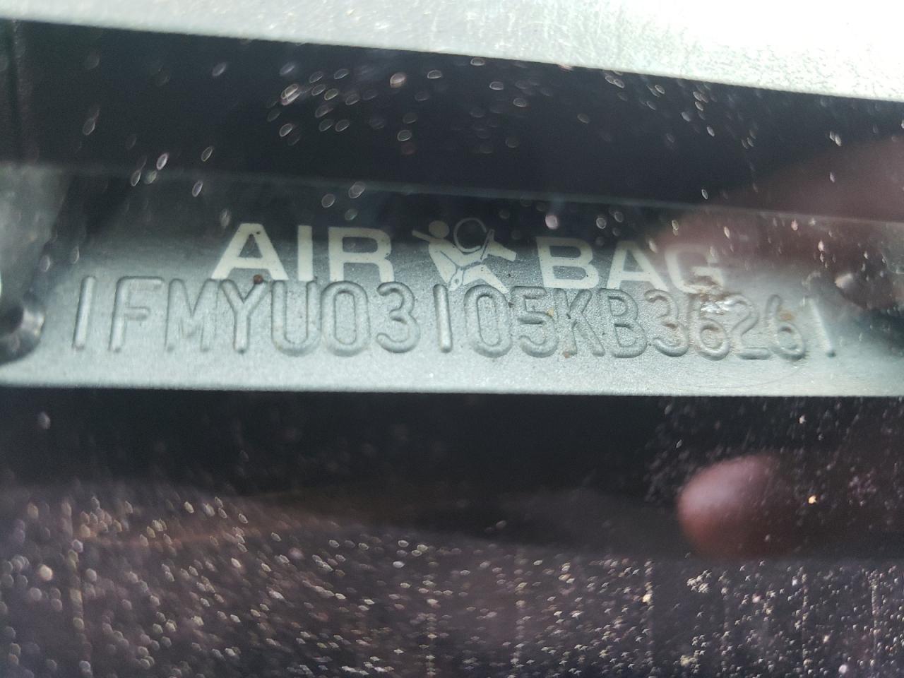 Photo 10 from auction – 2005 FORD ESCAPE XLT with VIN 1FMYU03105KB36261