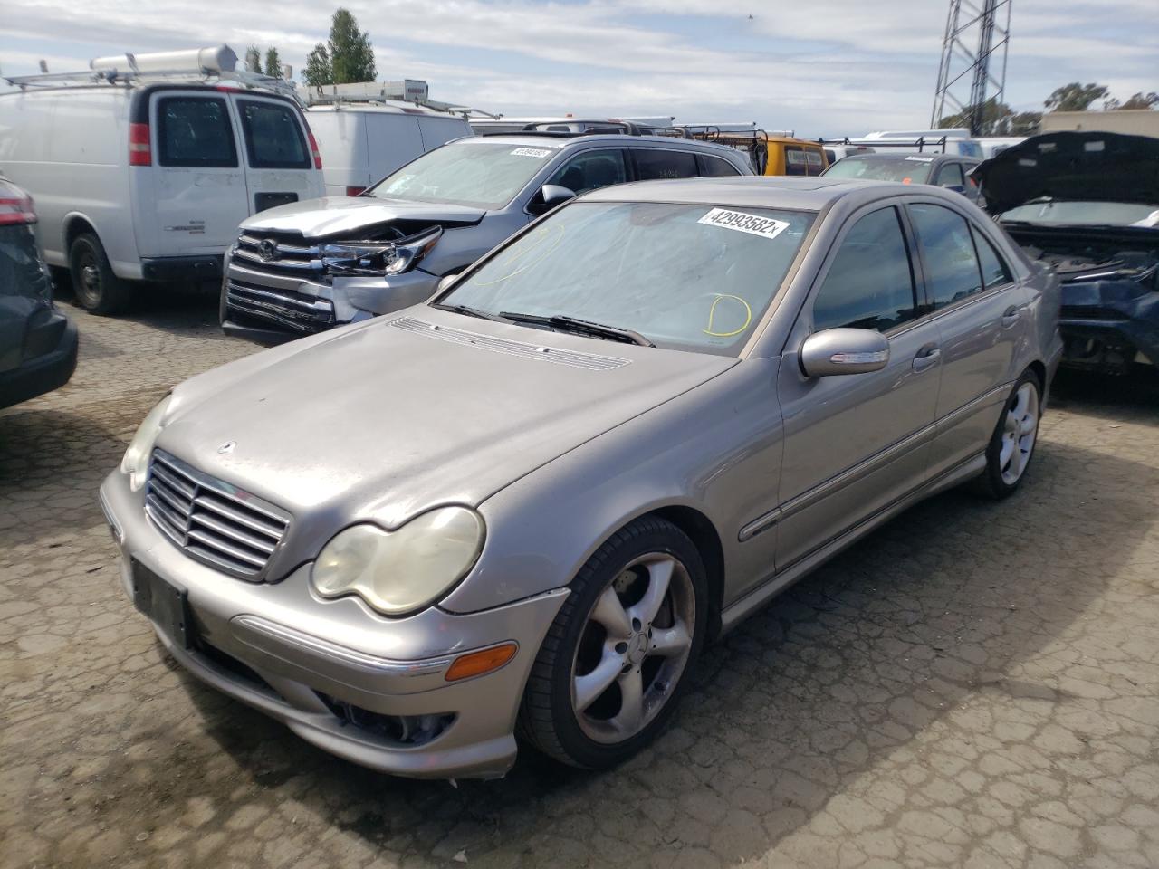 Photo 2 from auction – 2005 MERCEDES-BENZ C-CLASS with VIN WDBRF40J75F661940